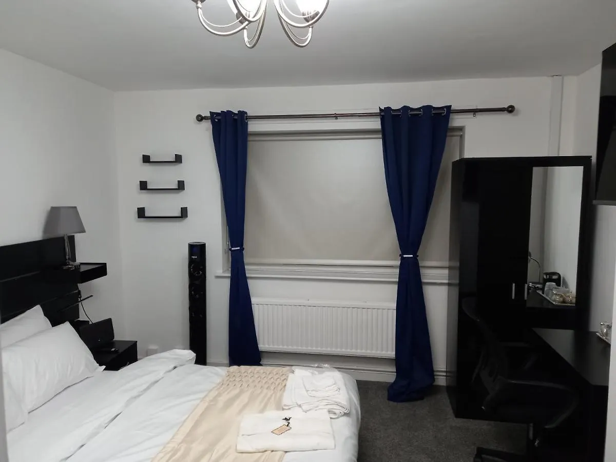 Cozzy Accommodation 맨체스터 B&B