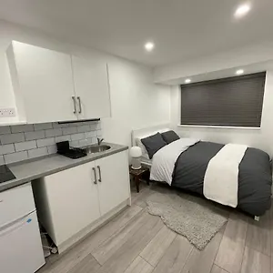 https://guest-room-studio-woolwich.brighton-hotels-england.com